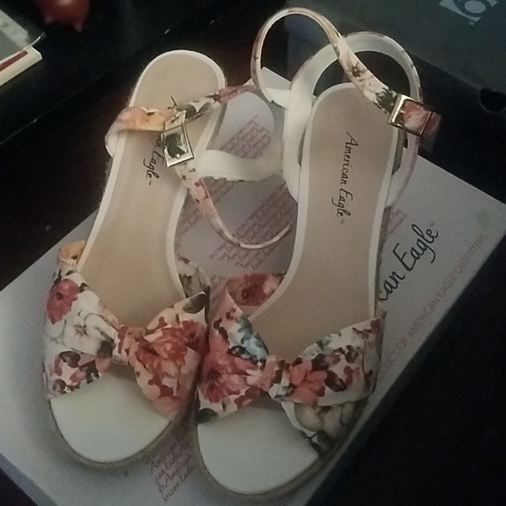 American Eagle Floral wedges